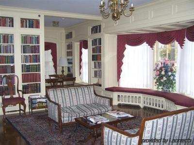 Montague Inn Сагино Интерьер фото